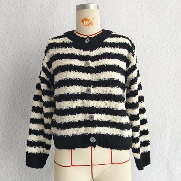 Sweater 圈圈纱夹条开衫