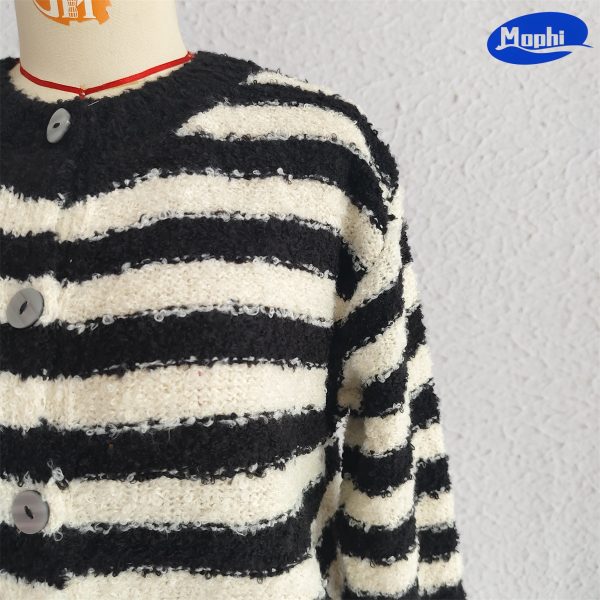 Sweater 圈圈纱夹条开衫 - 图片 4