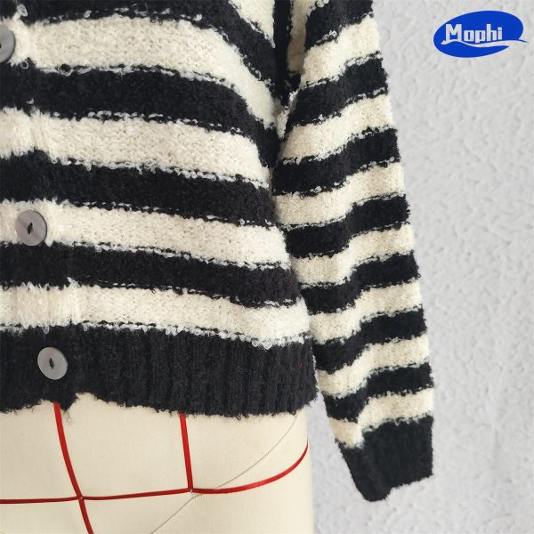 Sweater 圈圈纱夹条开衫 - 图片 3