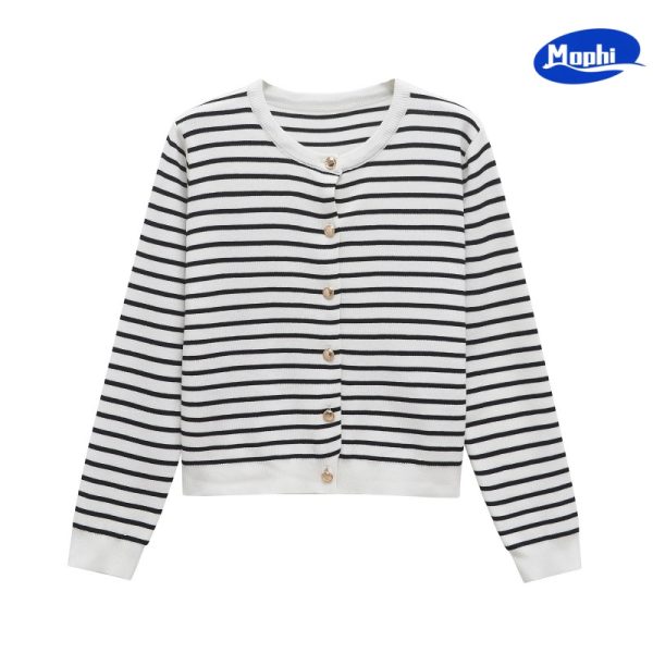 Ladies' Top wear 新款法式小香风条纹圆领针织外套
